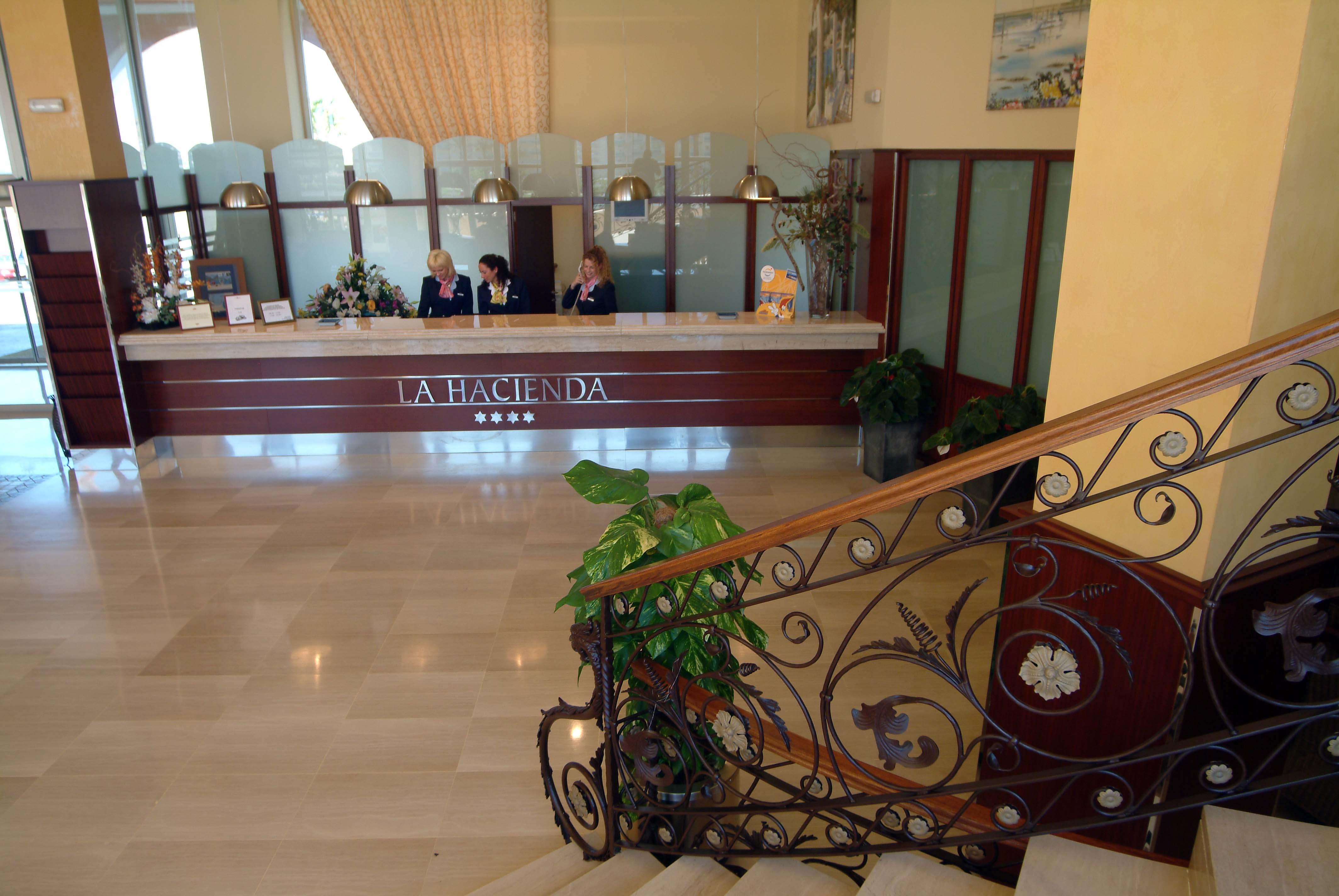 Hotel Ohtels La Hacienda La Pineda Exterior foto